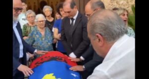 I jepet lamtumira e fundit At Antonio Belushit i-jepet-lamtumira-e-fundit-at-antonio-belushit