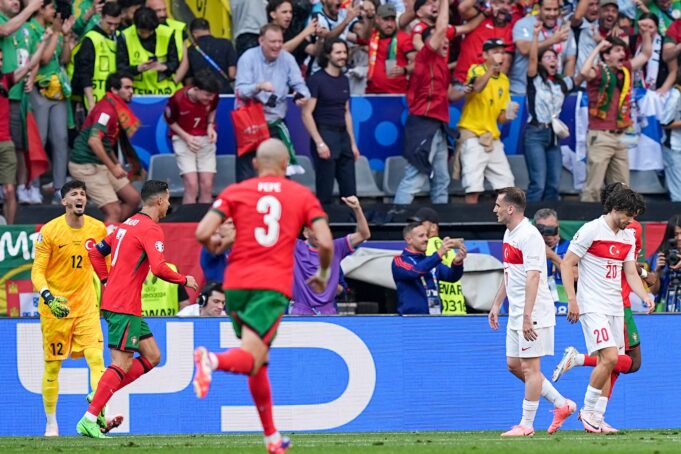 portugalia-mund-turqine-dhe-siguron-raundin-e-16-te,-cr7-vendos-rekord-te-ri