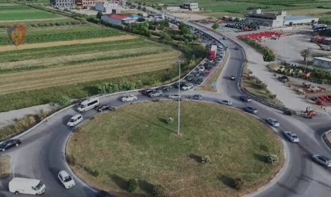 fluks-i-shtuar-levizjesh-ne-zonat-bregdetare,-policia-me-plan-te-shtuar-masash