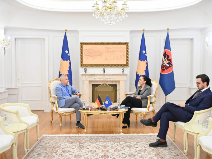 osmani-takon-edhe-rohden,-diskutojne-per-zhvillimet-e-fundit-ne-procesin-e-berlinit