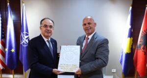 Bajram Begaj shpallet “Qytetar Nderi” i Drenasit bajram-begaj-shpallet-“qytetar-nderi”-i-drenasit