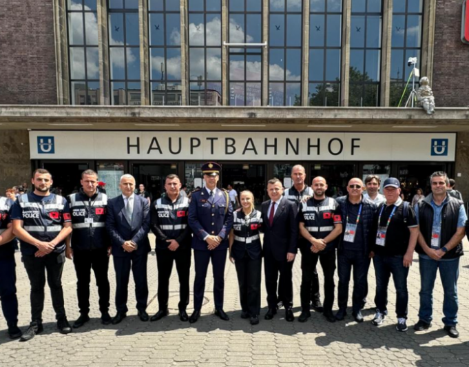 balla:-asnje-rast-problematik-nga-tifozat-shqiptare-ne-dusseldorf