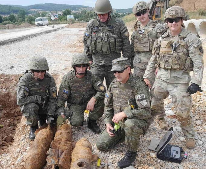 fsk-largon-bomba-te-luftes-se-dyte-boterore,-u-hasen-gjate-punimeve-ne-magjistralen-prishtine-podujeve