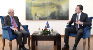 Kurti takohet me Serwerin: Mirënjohës për analizat dhe këshillat e tij për Kosovën e rajonin kurti-takohet-me-serwerin:-mirenjohes-per-analizat-dhe-keshillat-e-tij-per-kosoven-e-rajonin