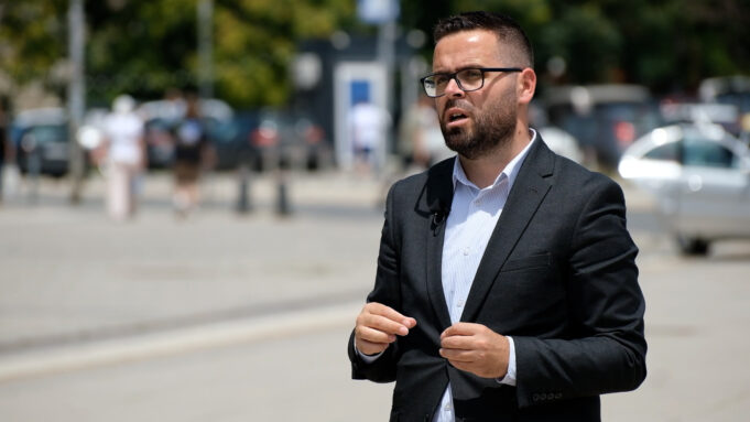 rexha:-nje-anetare-te-bordit-te-kpm-se-eshte-publikisht-perkrahese-e-qeverise-kurti!