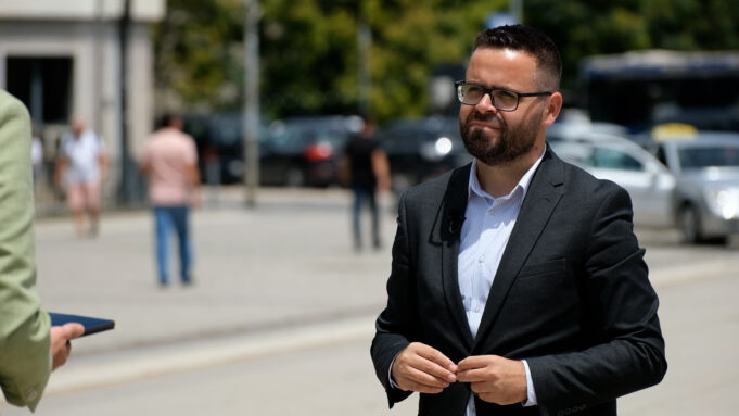 rexha:-akuzat-e-deputeti-basha-ndaj-flutura-kusarit,-te-papranueshme,-vendosin-ne-rrezik-sigurine-e-saj!