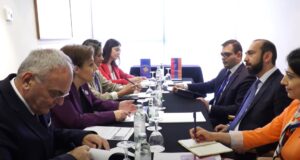 Gërvalla takon kryediplomatin e Armenisë – shtetit që s’e njeh Kosovën: Falsin për sigurinë gervalla-takon-kryediplomatin-e-armenise-–-shtetit-qe-s’e-njeh-kosoven:-falsin-per-sigurine
