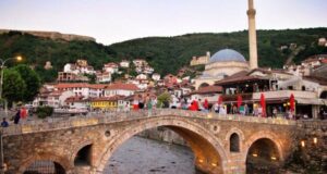 Për një vit Kosovën e vizituan mbi 300 mijë njerëz, ja për çfarë arsye per-nje-vit-kosoven-e-vizituan-mbi-300-mije-njerez,-ja-per-cfare-arsye