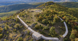 Zbulimi në Drenas, Kurti: Dëshmon vazhdimësinë e jetës në trojet tona nga parahistoria, antika deri në mesjetë zbulimi-ne-drenas,-kurti:-deshmon-vazhdimesine-e-jetes-ne-trojet-tona-nga-parahistoria,-antika-deri-ne-mesjete