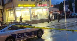 Arrestohet Korab Gashi, i dyshuar për grabitjen e argjendarisë në Suharekë – Ndodhej në arrati qe 7 muaj arrestohet-korab-gashi,-i-dyshuar-per-grabitjen-e-argjendarise-ne-suhareke-–-ndodhej-ne-arrati-qe-7-muaj