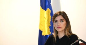 Haxhiu shkarkon zyrtaren e panelit që liroi me kusht të dënuarin për vrasje dhe ish-dëshmitarin në rastin Dehari haxhiu-shkarkon-zyrtaren-e-panelit-qe-liroi-me-kusht-te-denuarin-per-vrasje-dhe-ish-deshmitarin-ne-rastin-dehari