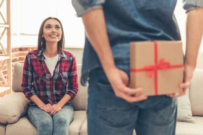 dhuratat-qe-s’duhet-t’ia-beni-partnerit-per-shen-valentin