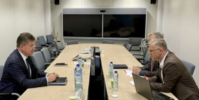 perfundon-takimi-trepalesh-ne-bruksel