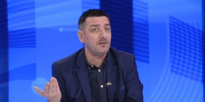 ironizon-valon-syla:-albini-me-vjosen-me-nje-“shtrafsiger”-kane-me-i-ndreqe-krejt-punet