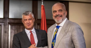 Ish-presidenti Thaçi i uron nga Haga ditëlindjen kryeministrit Rama ish-presidenti-thaci-i-uron-nga-haga-ditelindjen-kryeministrit-rama
