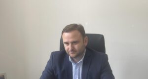 Vdekja e punëtorit në vendin e punës – Nikçi apelon tek kompanitë ta respektojnë Ligjin e punëtorët t’i raportojnë parregullësitë vdekja-e-punetorit-ne-vendin-e-punes-–-nikci-apelon-tek-kompanite-ta-respektojne-ligjin-e-punetoret-t’i-raportojne-parregullesite