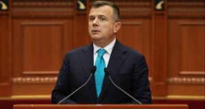 Balla falënderon SHBA-të për luftën ndaj korrupsionit: Opozita duhet të çlirohet nga ‘non-grata’ balla-falenderon-shba-te-per-luften-ndaj-korrupsionit:-opozita-duhet-te-clirohet-nga-‘non-grata’