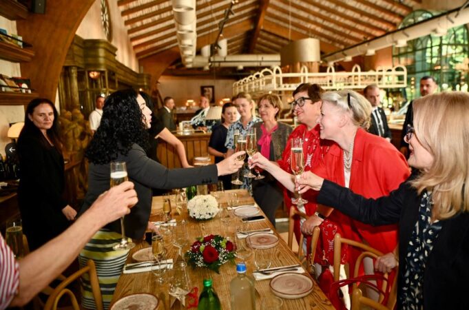 osmani-i-ben-feste-lamtumirese-ambasadores-holandeze