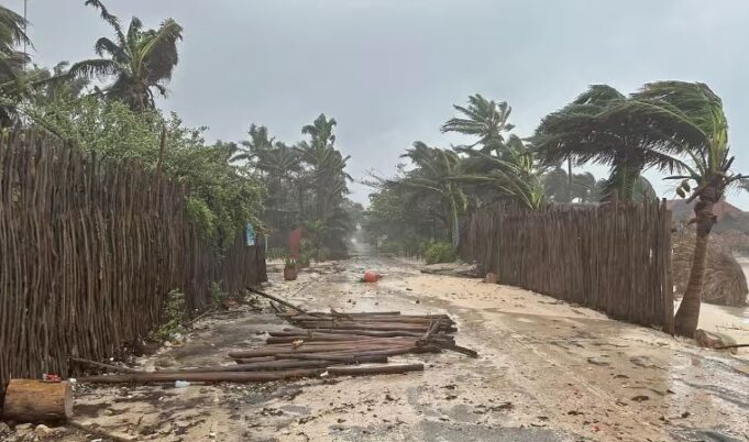 uragani-beryl-zbret-ne-meksike-si-stuhi-e-kategorise-2