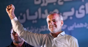 Cili është presidenti i ri i Iranit, doktori i teokracisë që dëshiron një dialog ndryshe me Perëndimin cili-eshte-presidenti-i-ri-i-iranit,-doktori-i-teokracise-qe-deshiron-nje-dialog-ndryshe-me-perendimin