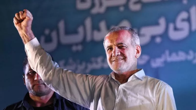 cili-eshte-presidenti-i-ri-i-iranit,-doktori-i-teokracise-qe-deshiron-nje-dialog-ndryshe-me-perendimin