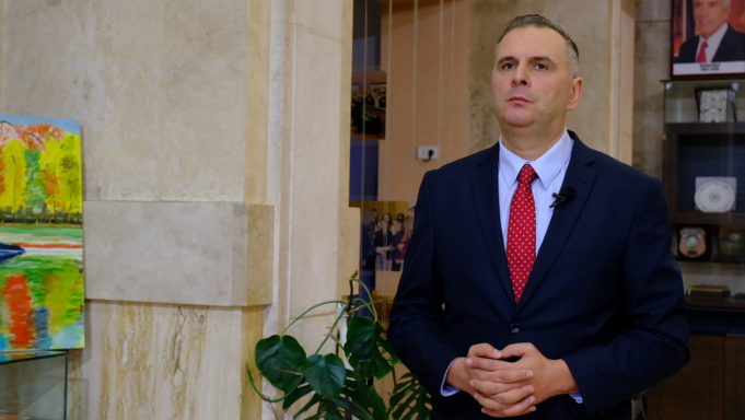 bajqinovci-i-bindur:-populli-i-vendosur-t’i-besoje-vetem-kurtit,-opozita-ne-krize-te-thelle