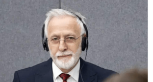 Specialja s’e sqaron pse ia hoqi kravatën Krasniqit në gjykatore – “veprim arbitrar që dëmton kredibilitetin e gjykatës” specialja-s’e-sqaron-pse-ia-hoqi-kravaten-krasniqit-ne-gjykatore-–-“veprim-arbitrar-qe-demton-kredibilitetin-e-gjykates”