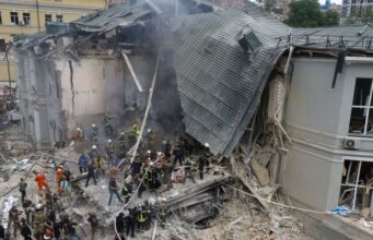 Të paktën 36 të vrarë në Ukrainë, sulmohet një spital fëmijësh nga forcat ruse te-pakten-36-te-vrare-ne-ukraine,-sulmohet-nje-spital-femijesh-nga-forcat-ruse