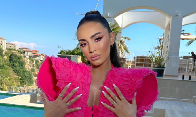 “helm”-thote-merita-latifi-ne-kengen-e-re