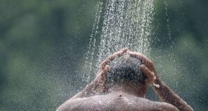 Nesër temperatura të larta, disa këshilla si të mbroheni nga nxehtësia neser-temperatura-te-larta,-disa-keshilla-si-te-mbroheni-nga-nxehtesia