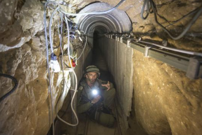 rrjeti-i-tuneleve-te-hamasit-–-pas-muajsh-lufte-–“ende-ne-kembe”