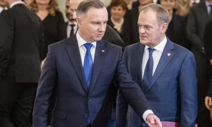 ambasadoret-polake-ne-harrese-teksa-tusk-e-duda-grinden-per-politiken