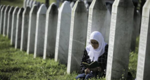 Varrosen 29 vjet pas gjenocidit eshtrat e 14 viktimave të Srebrenicës varrosen-29-vjet-pas-gjenocidit-eshtrat-e-14-viktimave-te-srebrenices