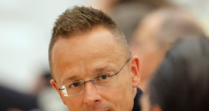 Hungaria nuk dëshiron që NATO të bëhet një bllok ‘anti-Kinë’, thotë ministri hungarez hungaria-nuk-deshiron-qe-nato-te-behet-nje-bllok-‘anti-kine’,-thote-ministri-hungarez