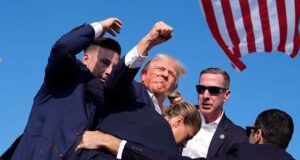 Donald Trump gjakoset gjatë një tubimi elektoral donald-trump-gjakoset-gjate-nje-tubimi-elektoral