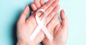 Të mbijetuarit e kancerit vuajnë nga stresi post-traumatik te-mbijetuarit-e-kancerit-vuajne-nga-stresi-post-traumatik