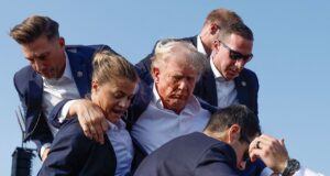 Trump thotë se duhet të “qëndrojmë të bashkuar” pasi i mbijetoi atentatit trump-thote-se-duhet-te-“qendrojme-te-bashkuar”-pasi-i-mbijetoi-atentatit