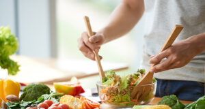 Shmangni tri sëmundje duke ngrënë vakte të rregullta ushqimore shmangni-tri-semundje-duke-ngrene-vakte-te-rregullta-ushqimore