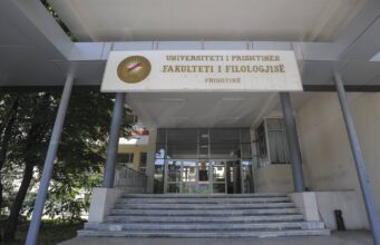 Rekord aplikimesh në UP për studimin e Programit të Gjuhës dhe Letërsisë Shqipe rekord-aplikimesh-ne-up-per-studimin-e-programit-te-gjuhes-dhe-letersise-shqipe