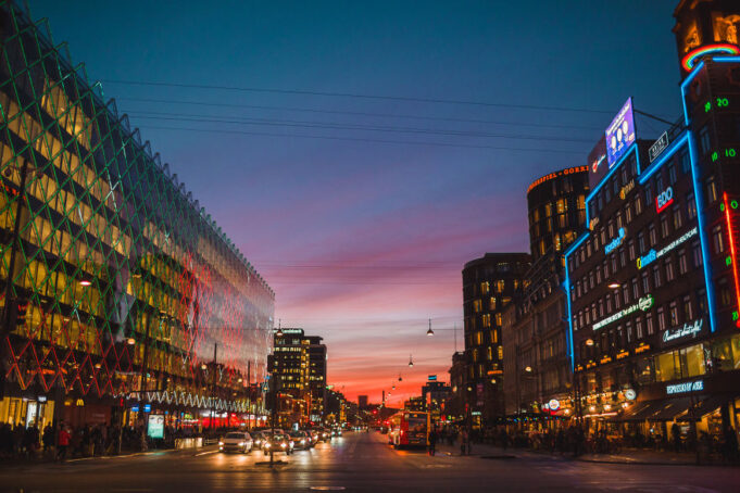 “nje-vit-me-njerezit-me-te-lumtur-ne-toke”