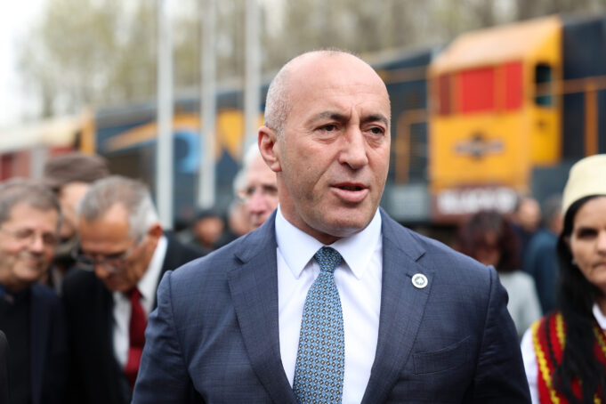 haradinaj-kritikon-qeverine-per-mosndertim-te-rrugeve:-gjate-viteve-2021-2023-s’eshte-investuar-asnje-cent