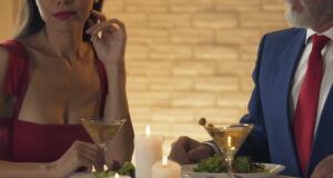 Pasuria i bën njerëzit egoistë pasuria-i-ben-njerezit-egoiste