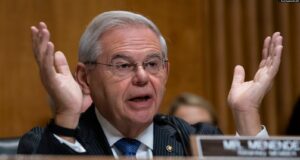 Senatori Menendez jep dorëheqje senatori-menendez-jep-doreheqje