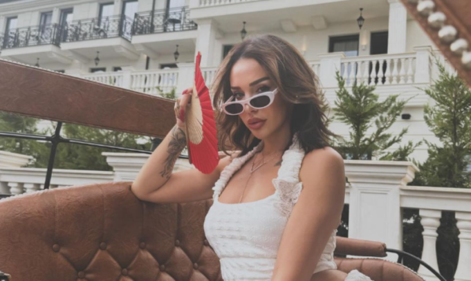 ana-kabashi-shfaqet-e-veshur-e-tera-ne-te-bardha