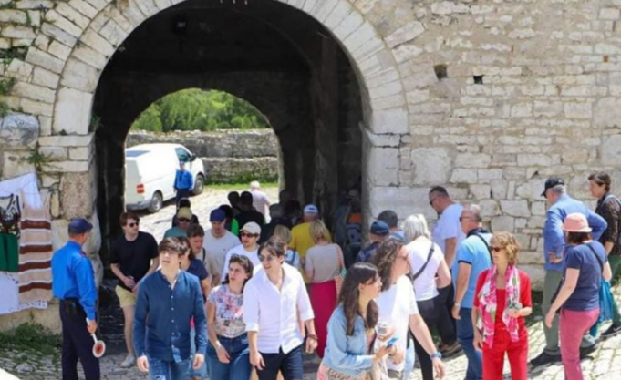 1.9-milione-turiste-kane-hyre-vetem-ne-muajin-qershor-ne-shqiperi