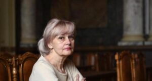 Misteri i profesoreshës Iryna Farion, e vrarë jashtë shtëpisë së saj në Lviv misteri-i-profesoreshes-iryna-farion,-e-vrare-jashte-shtepise-se-saj-ne-lviv