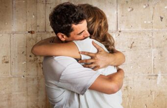 Dita Ndërkombëtare e Përqafimit dita-nderkombetare-e-perqafimit