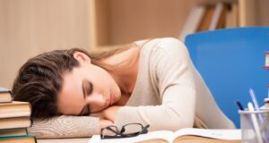 Një dremitje pas vaktit të drekës, ta zgjat jetën nje-dremitje-pas-vaktit-te-drekes,-ta-zgjat-jeten