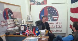 Kreu i Shoqatës “Miqtë e Amerikës”: Raportet politike me Amerikën janë të “krisura” kreu-i-shoqates-“miqte-e-amerikes”:-raportet-politike-me-ameriken-jane-te-“krisura”