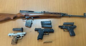 Arrestohen gjashtë persona në Ferizaj, gjuajtën me armë në një aheng familjarë arrestohen-gjashte-persona-ne-ferizaj,-gjuajten-me-arme-ne-nje-aheng-familjare